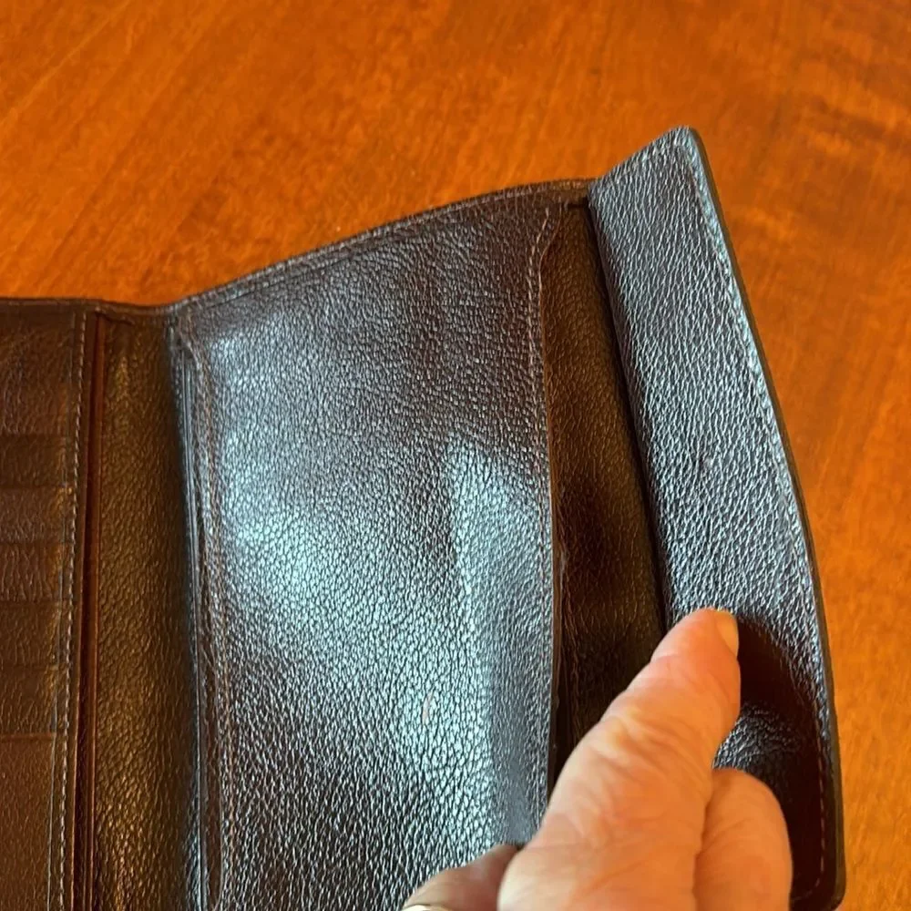 Mens Pebble Leather Wallet / Passport Lapel Case